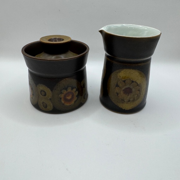 Denby Arabesque or Samarkand Cream and Sugar Bowl Set. Note chip on creamer. - Picture 8 of 12